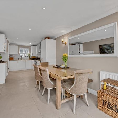 Stylish 3 Bedroom Townhouse For 5 Guests, Set In The Medieval Grid With Off Street Parking Bury St. Edmunds Екстер'єр фото