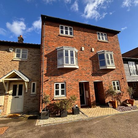 Stylish 3 Bedroom Townhouse For 5 Guests, Set In The Medieval Grid With Off Street Parking Bury St. Edmunds Екстер'єр фото