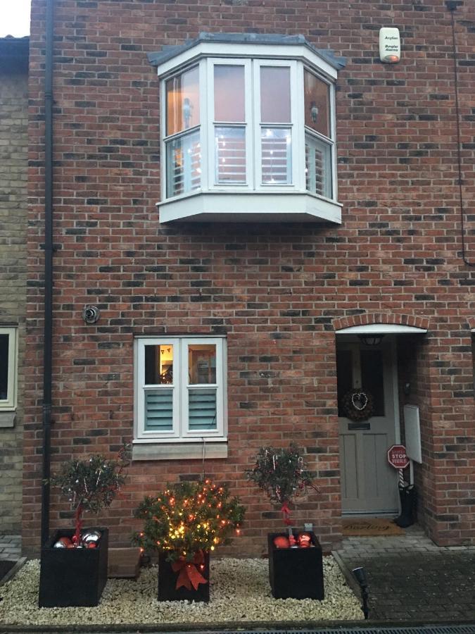 Stylish 3 Bedroom Townhouse For 5 Guests, Set In The Medieval Grid With Off Street Parking Bury St. Edmunds Екстер'єр фото