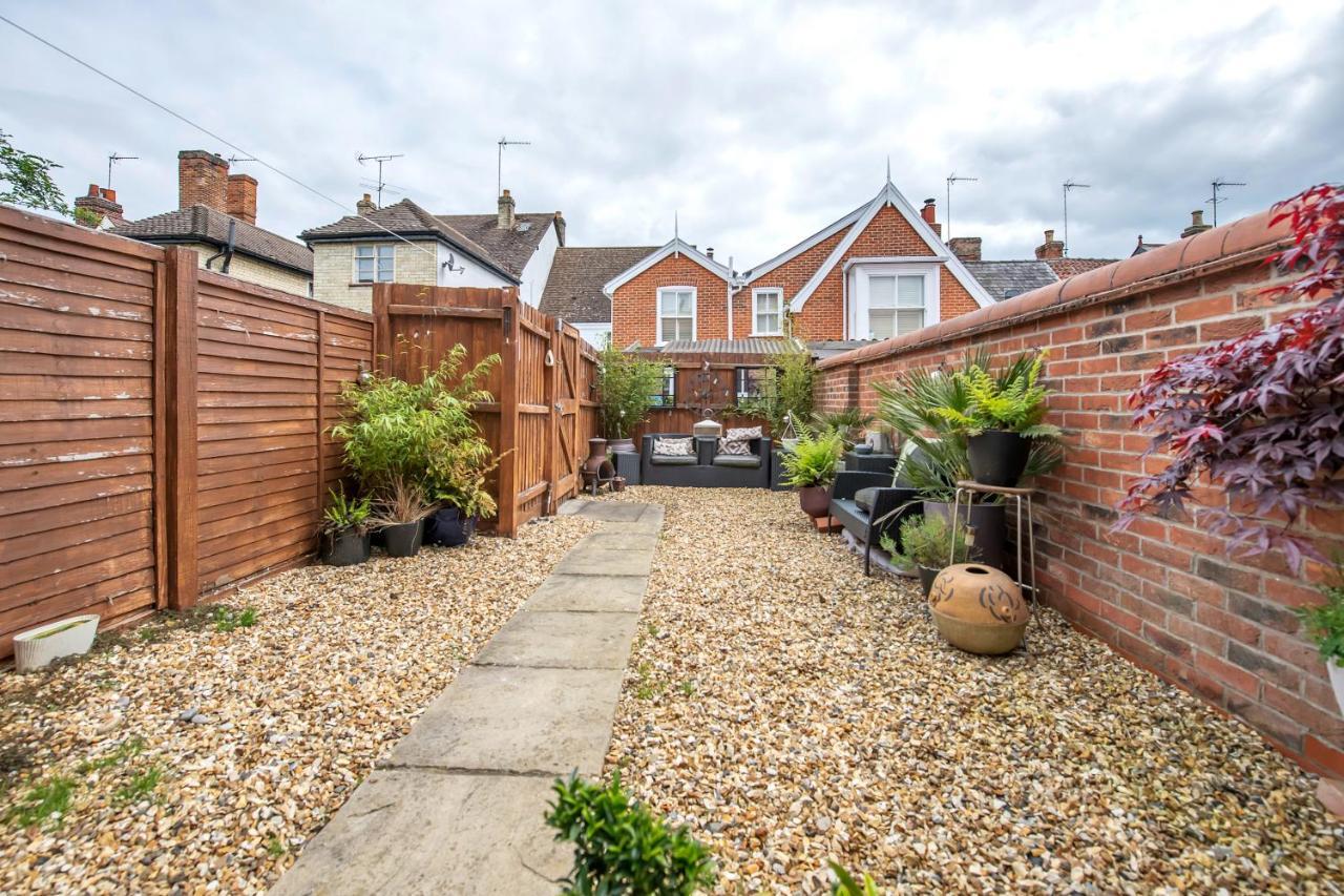 Stylish 3 Bedroom Townhouse For 5 Guests, Set In The Medieval Grid With Off Street Parking Bury St. Edmunds Екстер'єр фото