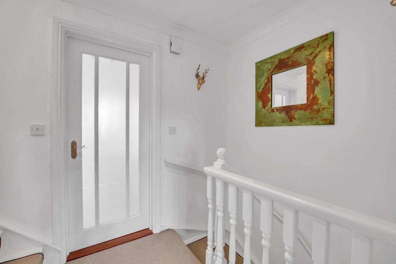 Stylish 3 Bedroom Townhouse For 5 Guests, Set In The Medieval Grid With Off Street Parking Bury St. Edmunds Екстер'єр фото